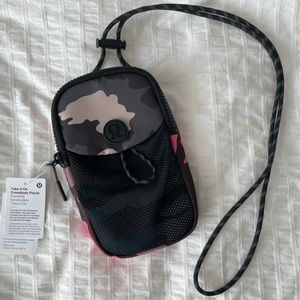 NWT Lululemon Take it on Crossbody Pouch